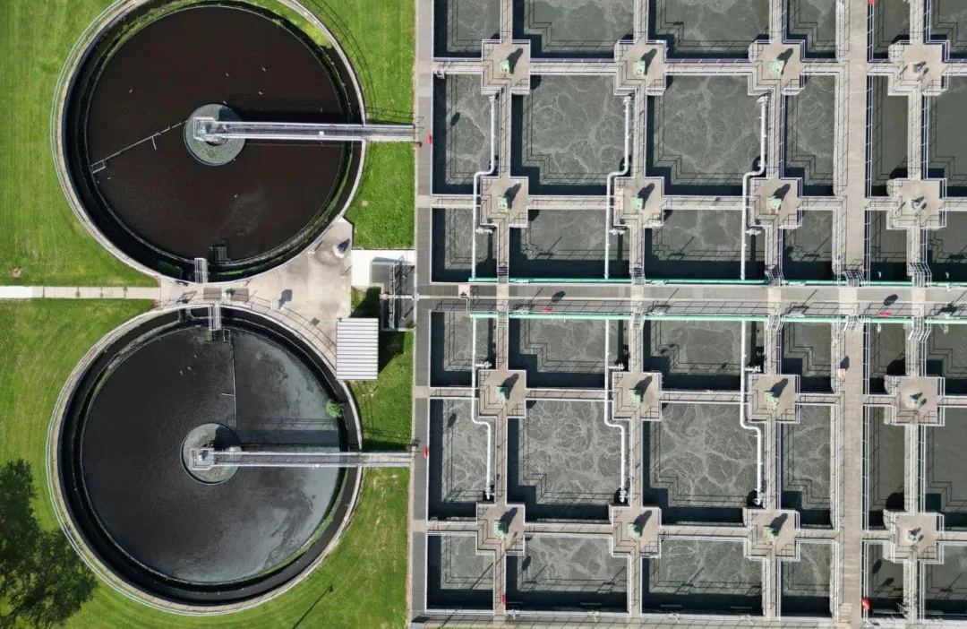 Ảnh chụp hệ thống xử lý nước thải xi mạ tại nhà máy