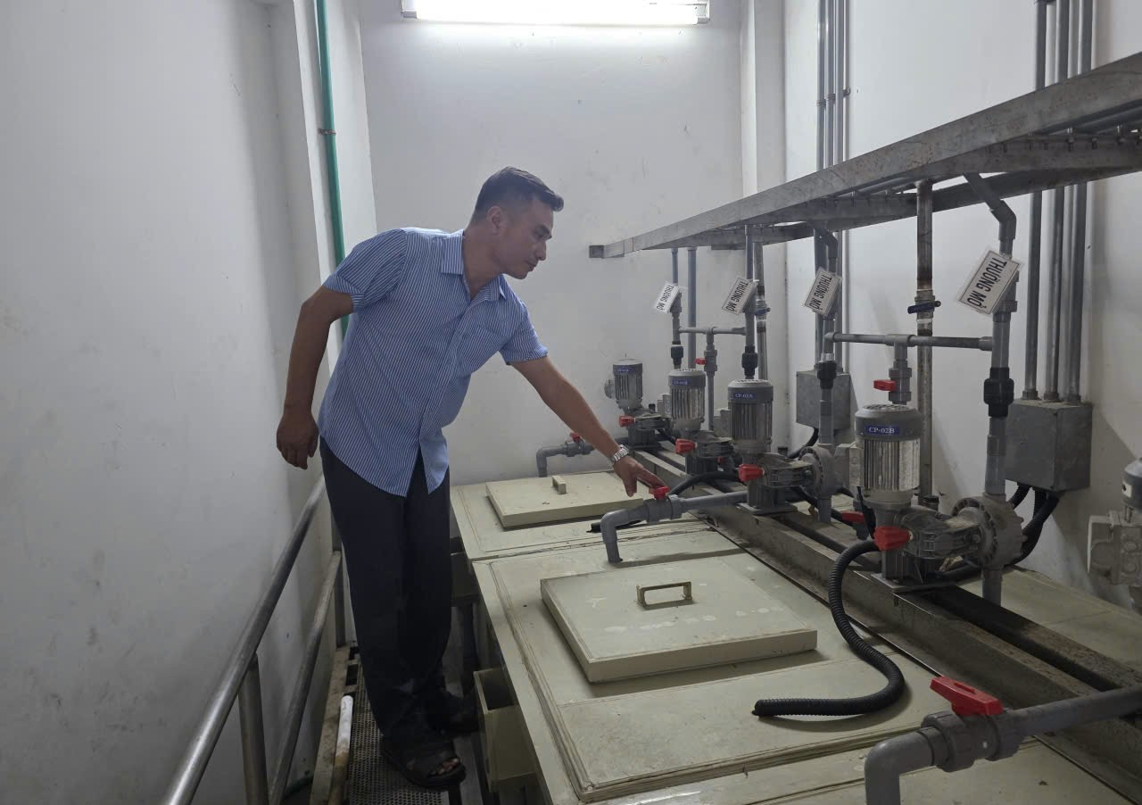 Cụm song chắn rác thô và máy lược rác tinh tự động tại trạm xử lý nước thải Masteri Thảo Điền